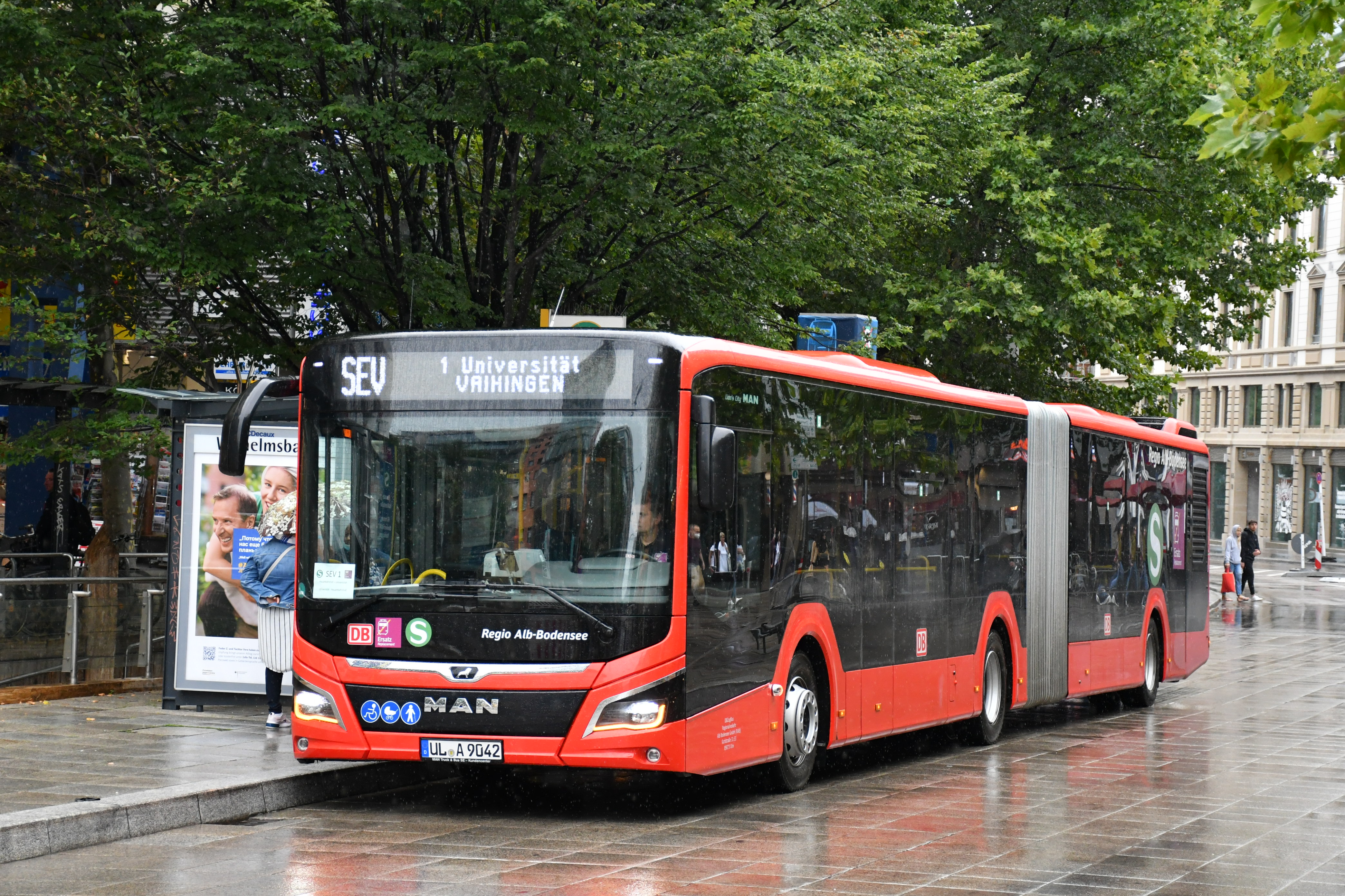 Ulm, MAN 18C Lion's City NG360 EfficientHybrid # UL-A 9042; Stuttgart — SEV Stammstreckensperrung S-Bahn Stuttgart