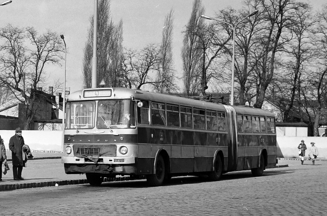 Hungary, other, Ikarus 180.72 # 87-37