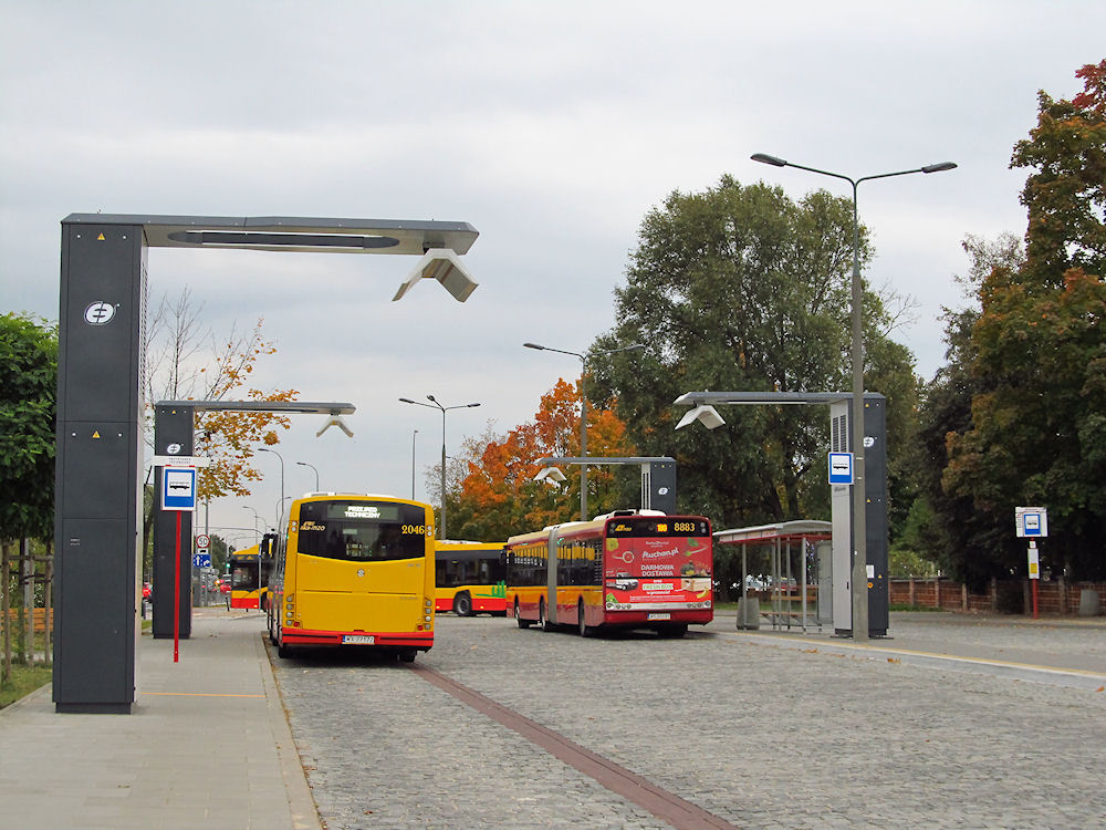Warsaw, Solbus SM18 № 2046; Warsaw, Solaris Urbino III 18 № 8883
