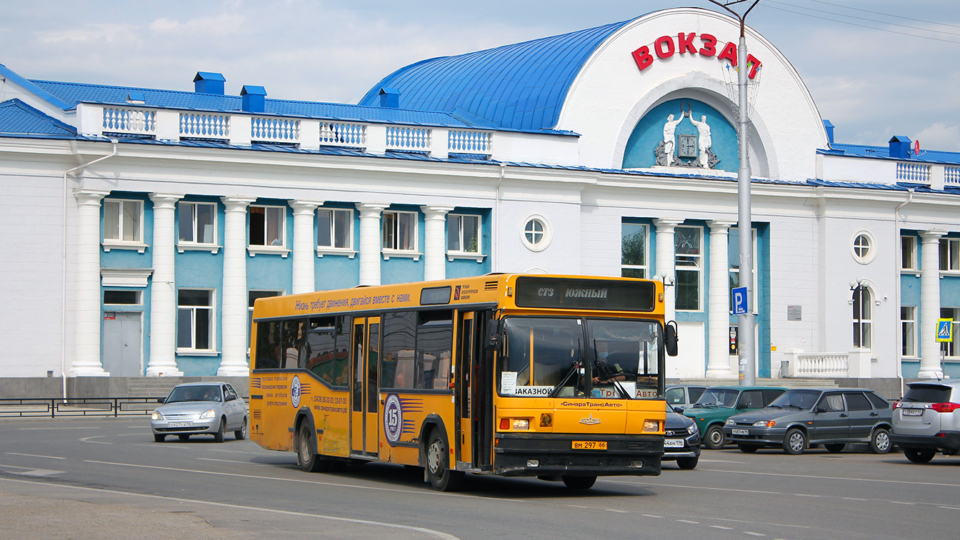 Kamensk-Ural'skiy, MAZ-104.С21 # ВМ 297 66
