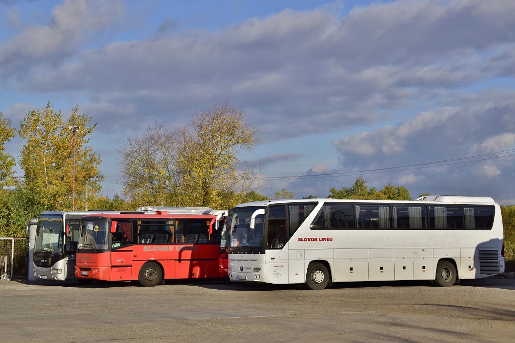 Bratislava, Mercedes-Benz O350-15RHD Tourismo I No. BL-524VB; Bratislava, Karosa C956.1076 Axer 12.8M No. BA-432OC