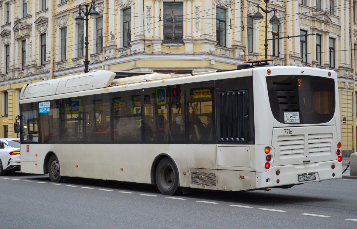 Sankt Petersburg, Volgabus-5270.G2 (CNG) # 7716