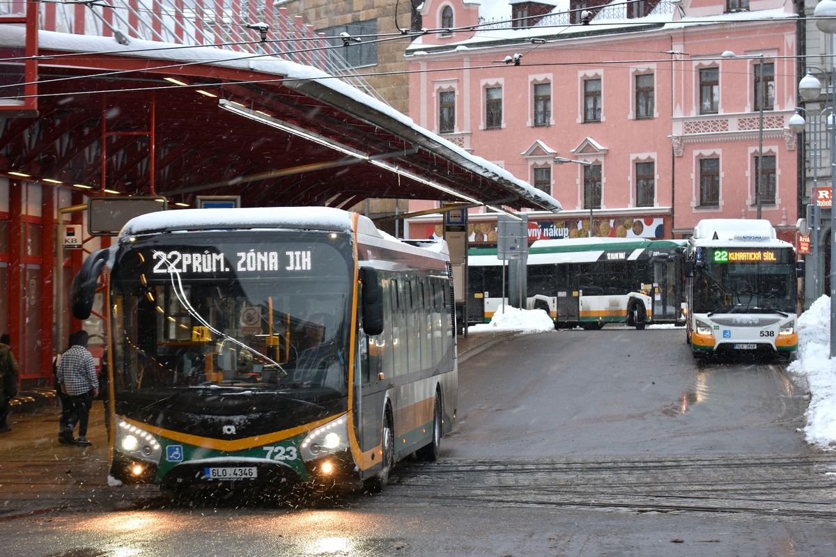 Liberec, SOR NS 12 č. 723; Liberec, IVECO Urbanway 12M CNG č. 538