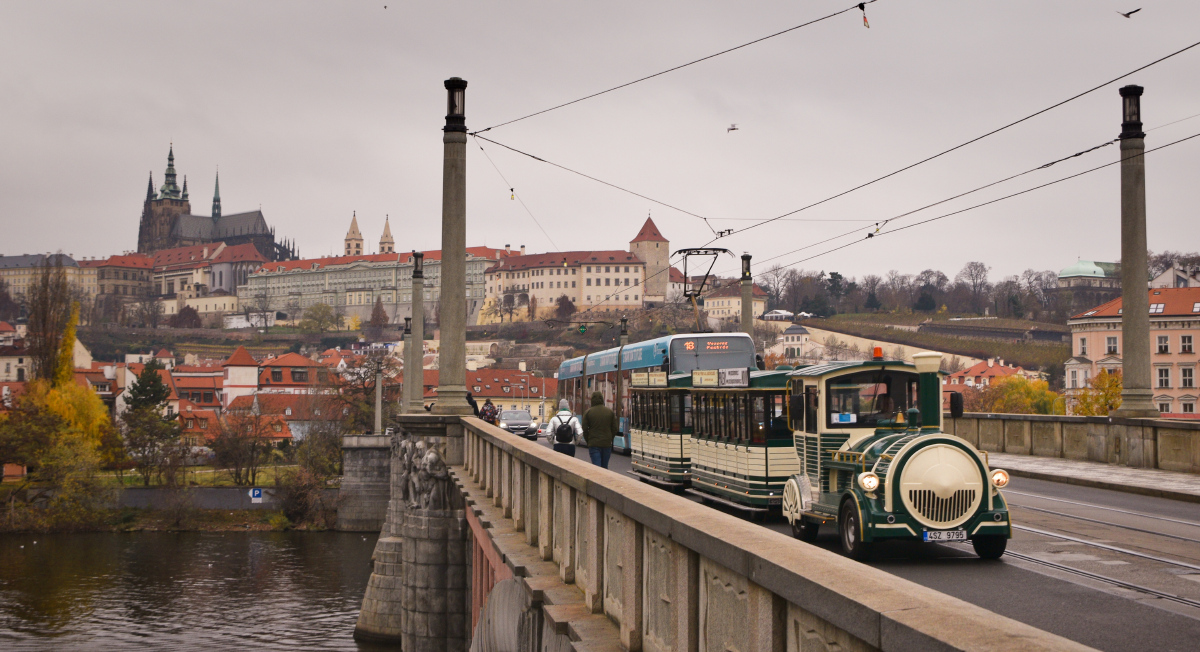 Prague, Sightseeing buses and road trains # 4SZ 9795