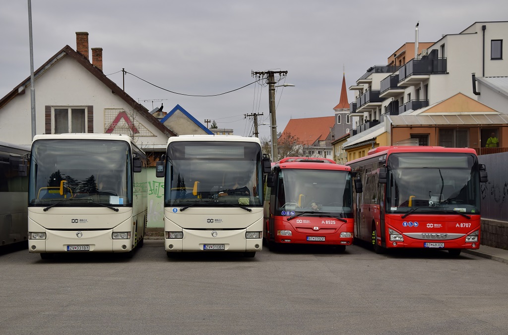 Veľký Krtíš, Irisbus Crossway 12M # ZV-331BY; Brezno, Irisbus Crossway 12M # ZV-310BY; Bratislava, SOR CN 10.5 # 8525; Bratislava, IVECO Crossway LE Line 12M # 8707