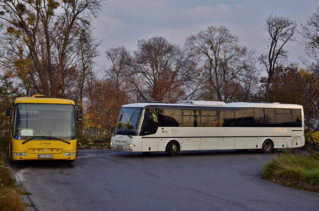 Nové Zámky, SOR CN 12.3 # NZ-871HV; Hlohovec, SOR BN 12 # TT-813DK