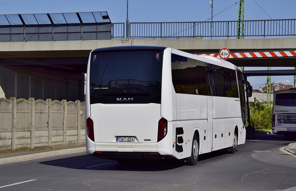 Hungary, other, MAN R10 Lion's Coach II C RHC424 # PWT-654