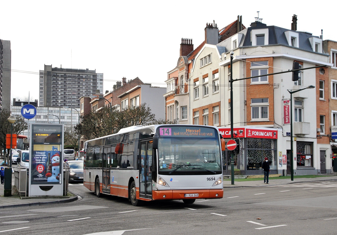 Brussels, Van Hool New A330 # 9694