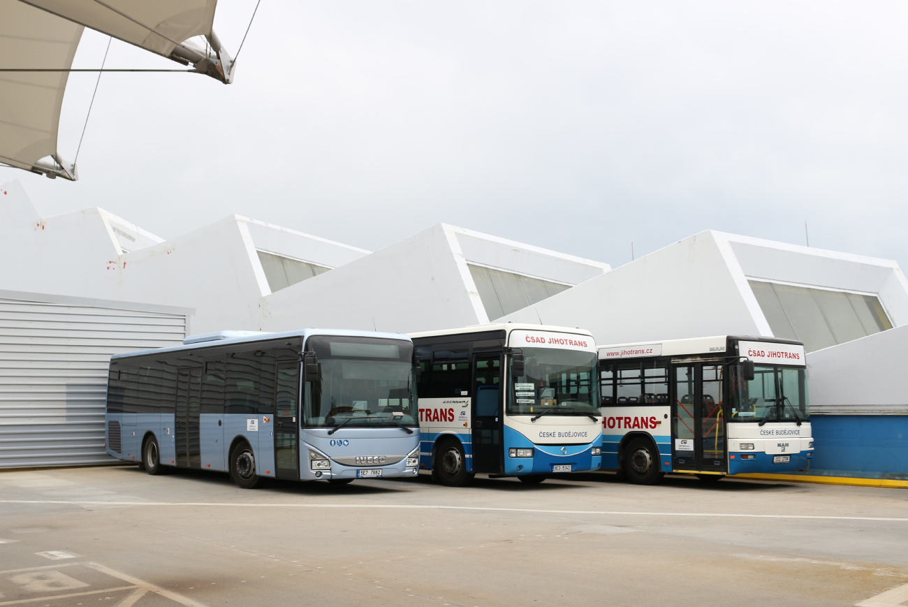 České Budějovice, Irisbus Crossway 10.6M č. 8C3 5342; České Budějovice, MAN A74 Lion's Classic SL223 č. 2C2 2708