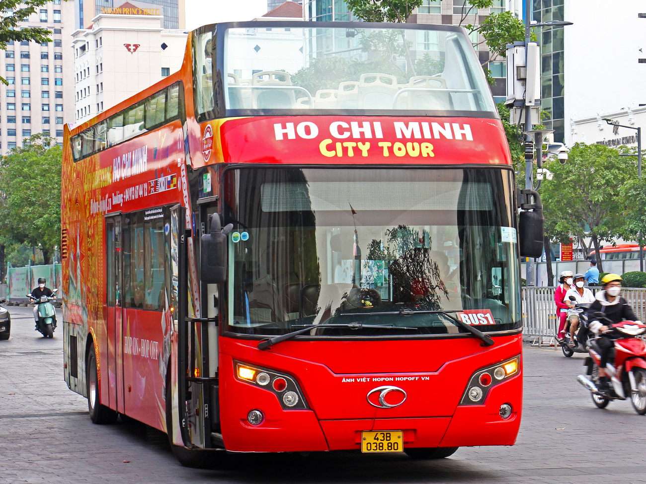 Ho Chi Minh City, Thaco TB120SS č. 43B-038.80