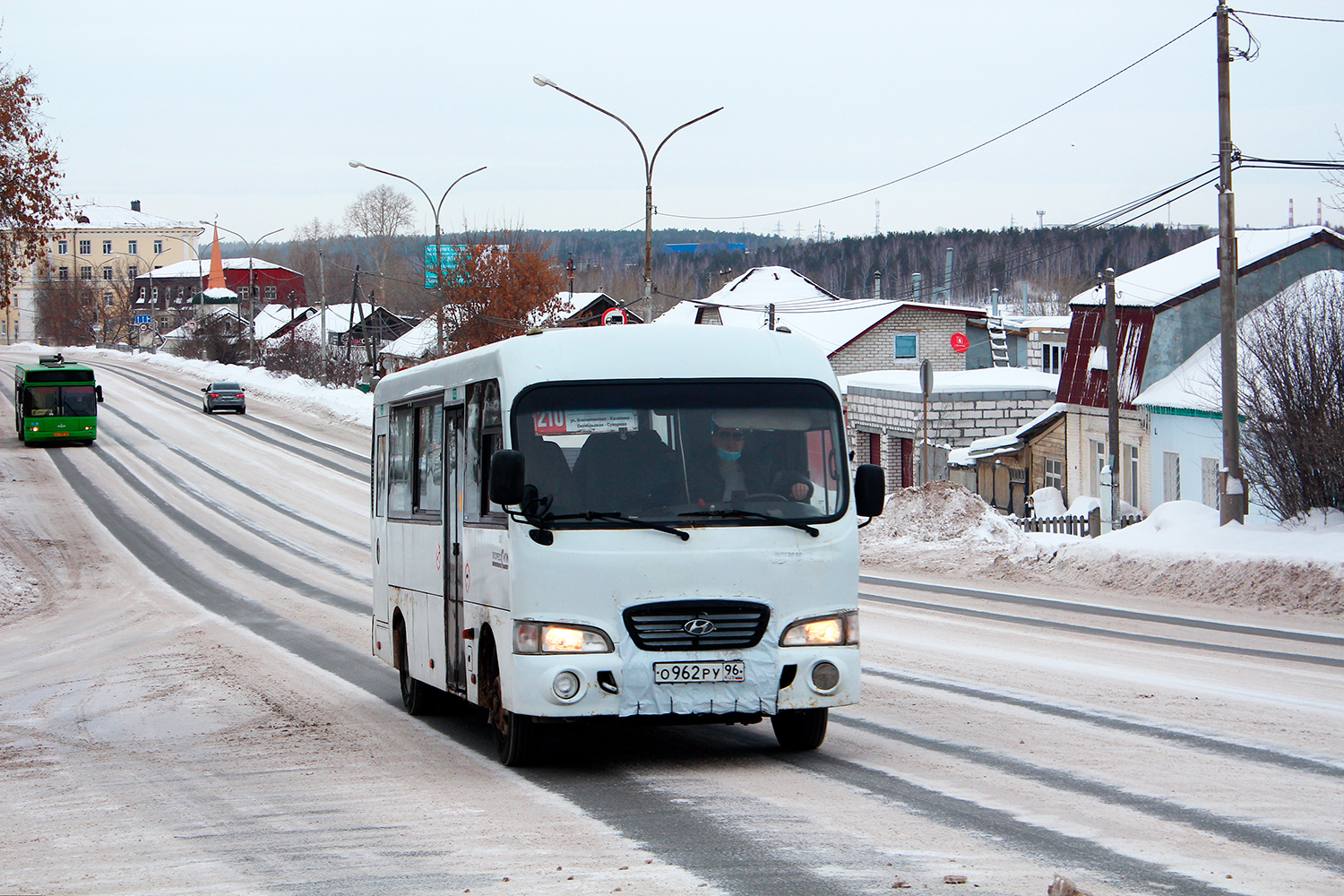 Kamensk-Ural'skiy, Hyundai County LWB (ТагАЗ) # О 962 РУ 96