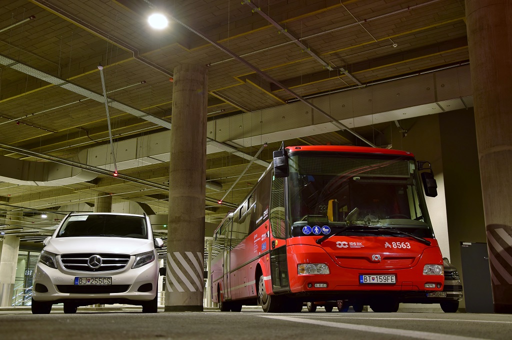 Bratislava, SOR CN 12.3 # 8563