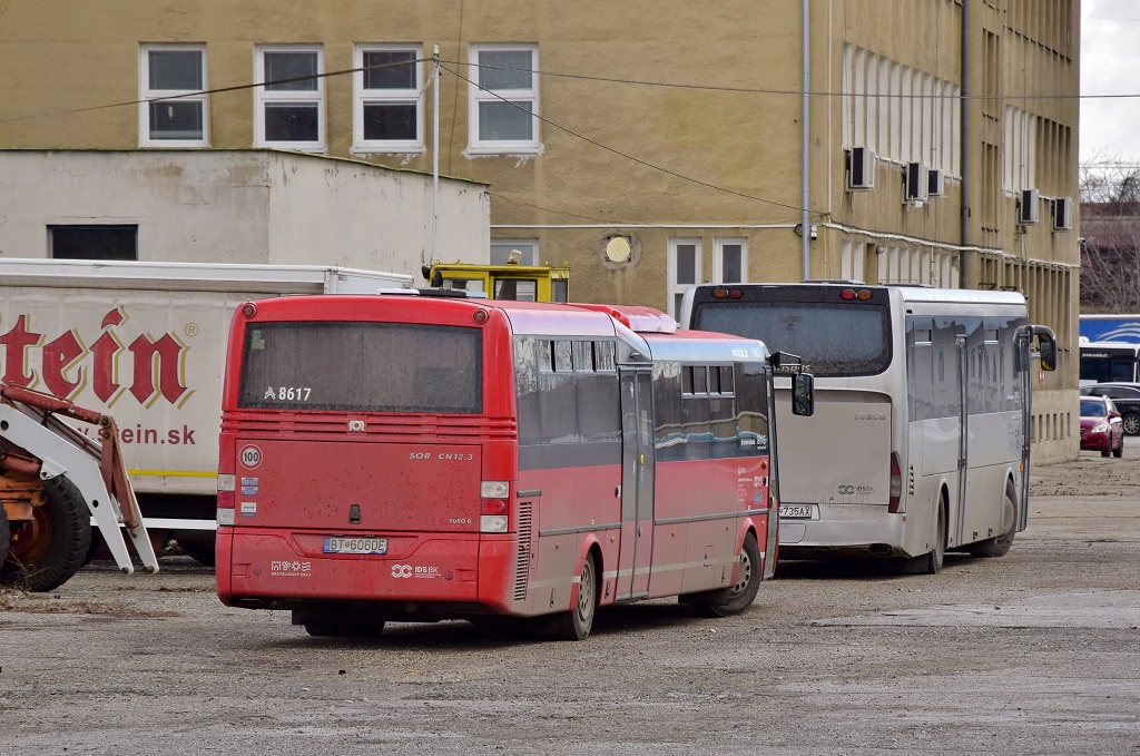 Малацки, SOR CN 12.3 № 8617; Наместово, Irisbus Crossway 12M № RK-735AX