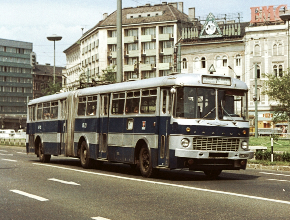 Ungheria, other, Ikarus 180.** # 87-23