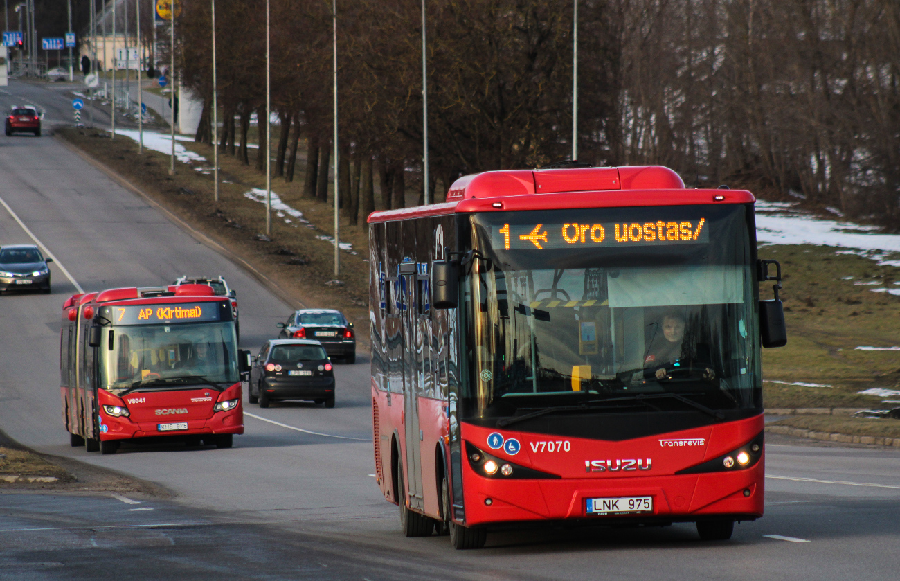 Vilnius, Anadolu Isuzu Citibus (Yeni) nr. V7070; Vilnius, Scania Citywide LFA nr. V8041