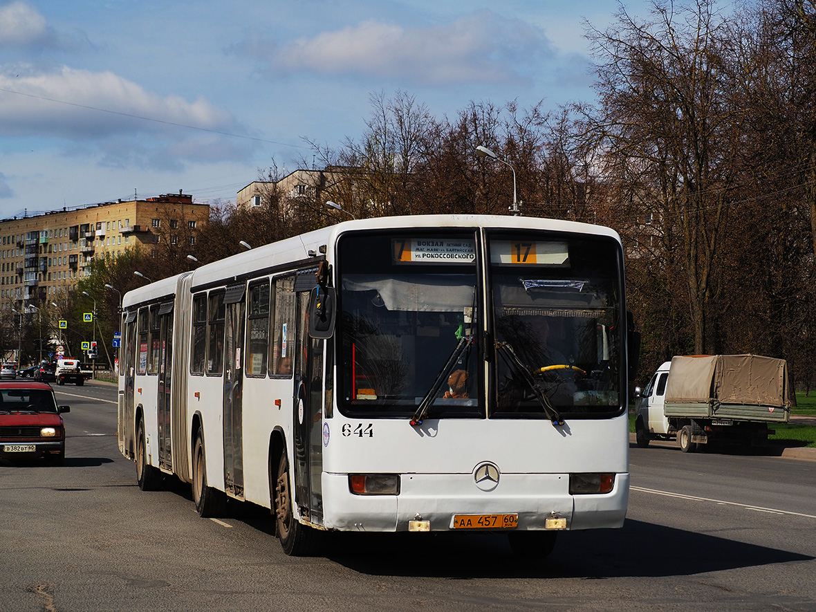 Pskov, Mercedes-Benz O345 G # 644