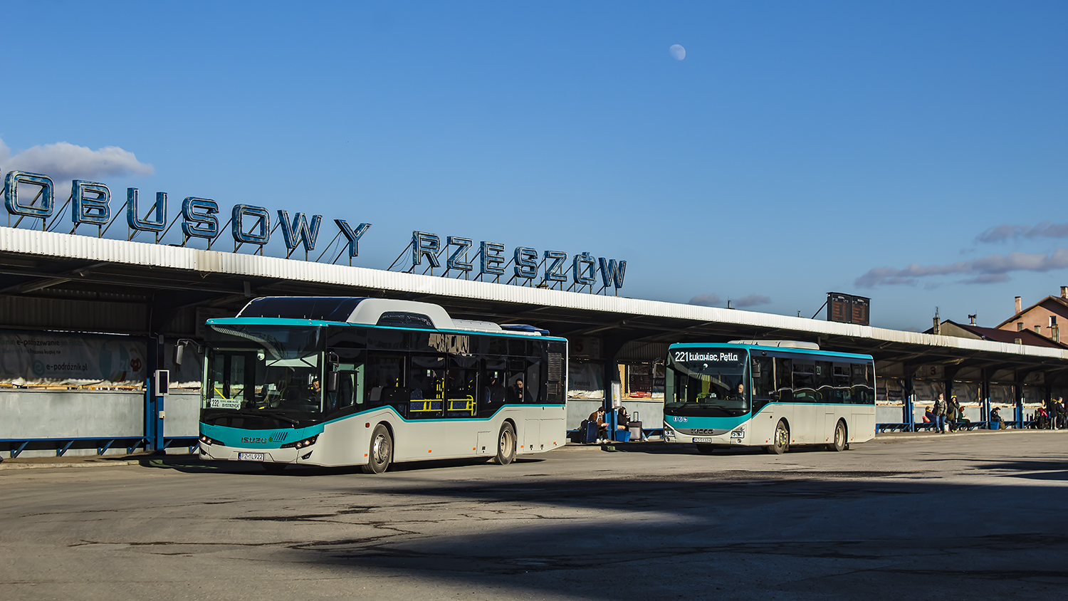 Rzeszów, Anadolu Isuzu Citiport 12 CNG №: R9058; Rzeszów, IVECO Crossway LE City 10.8M №: 007