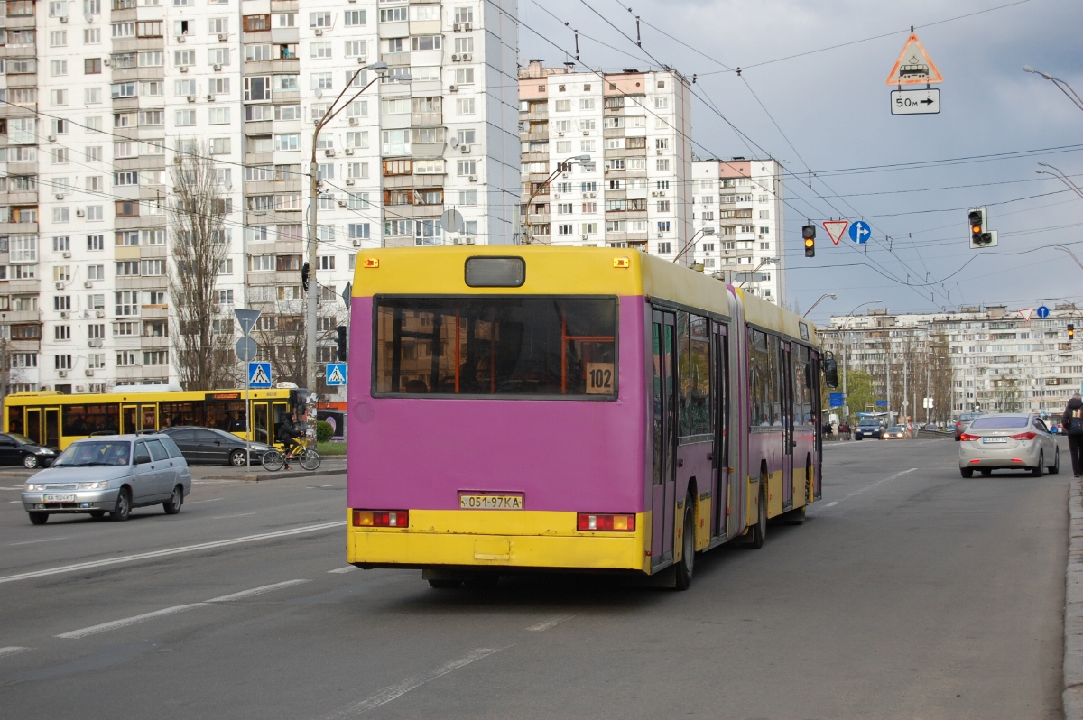 Kyiv, MAZ-105.060 №: 4698
