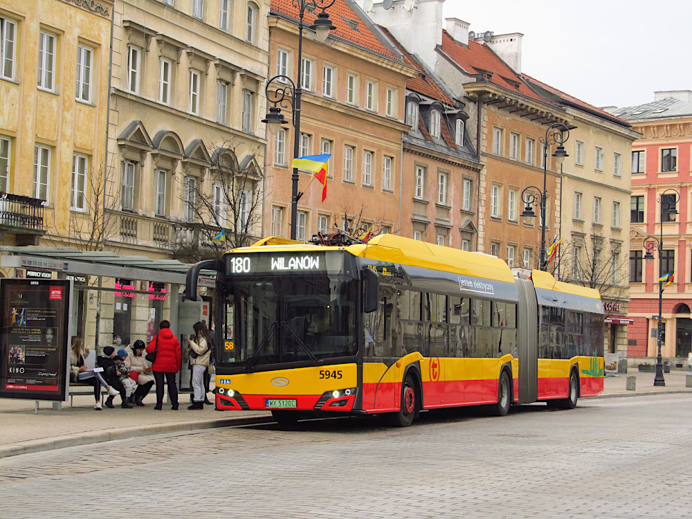 Warsaw, Solaris Urbino IV 18 electric # 5945