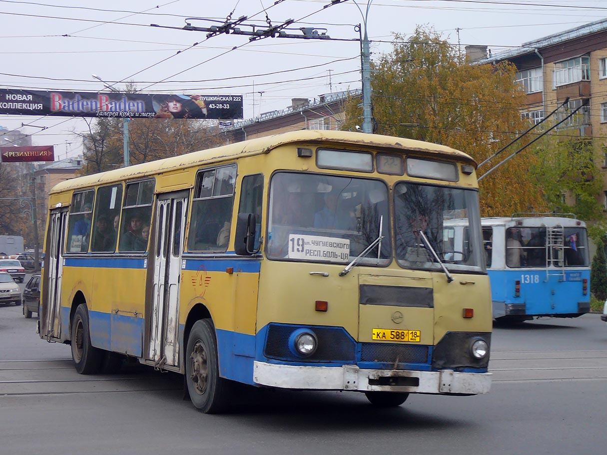 Izhevsk, LiAZ-677М # КА 588 18