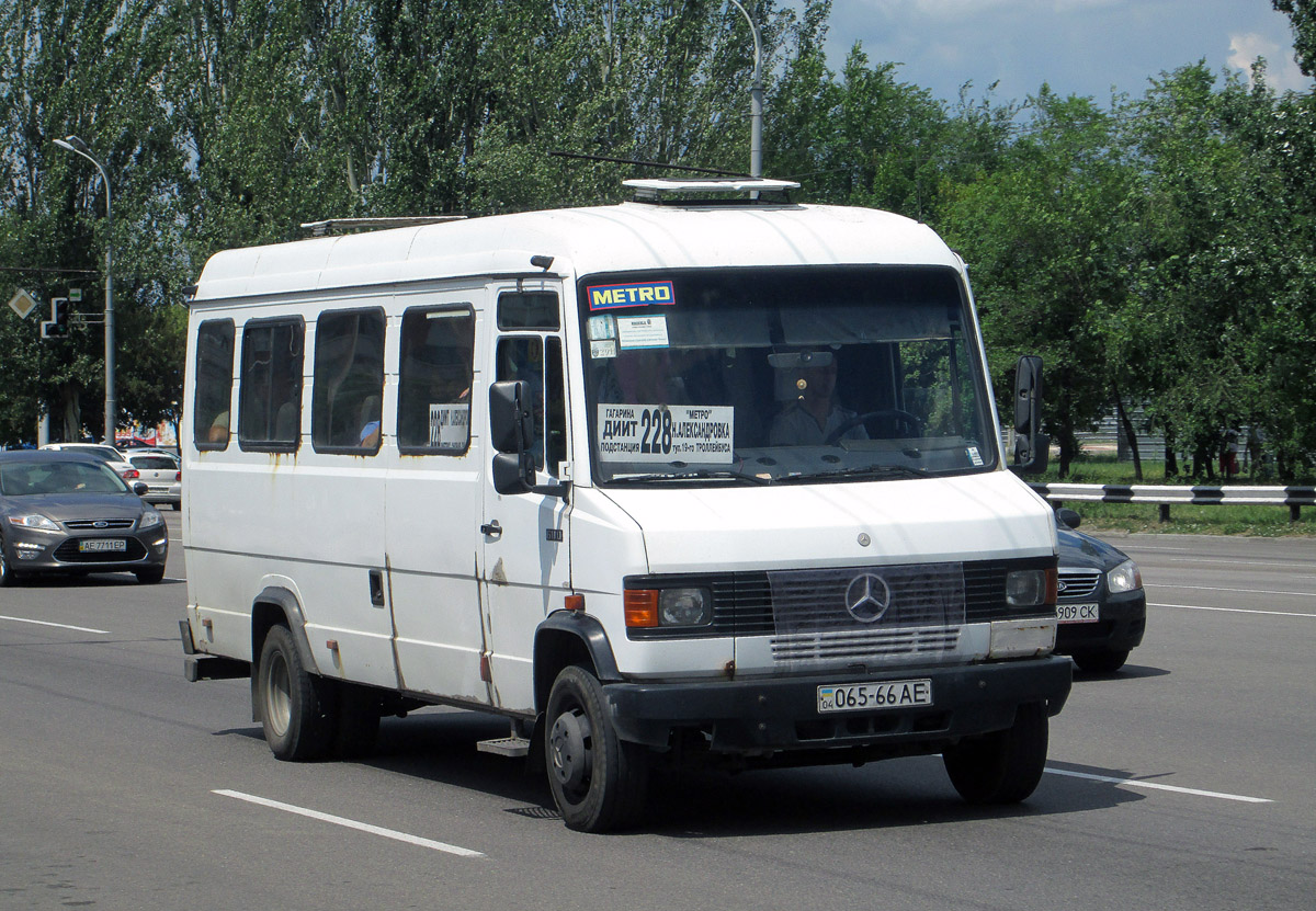 Dnipro, Mercedes-Benz T2 609D nr. 065-66 АЕ