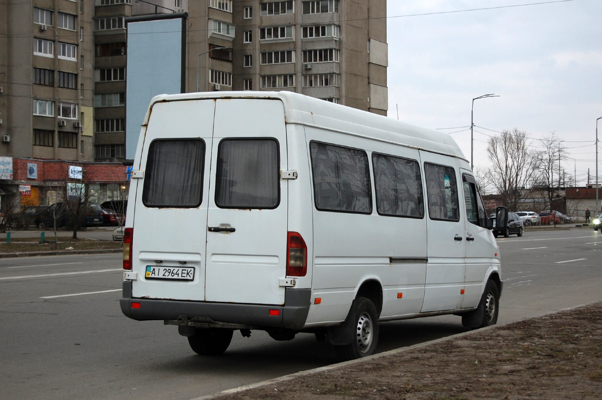 Kyjev, Mercedes-Benz Sprinter 312D č. АІ 2964 ЕК