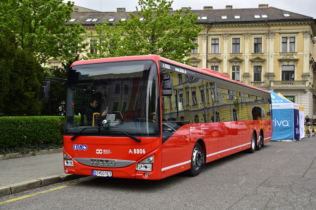 Bratislava, IVECO Crossway LE Line 14.5M nr. 8806