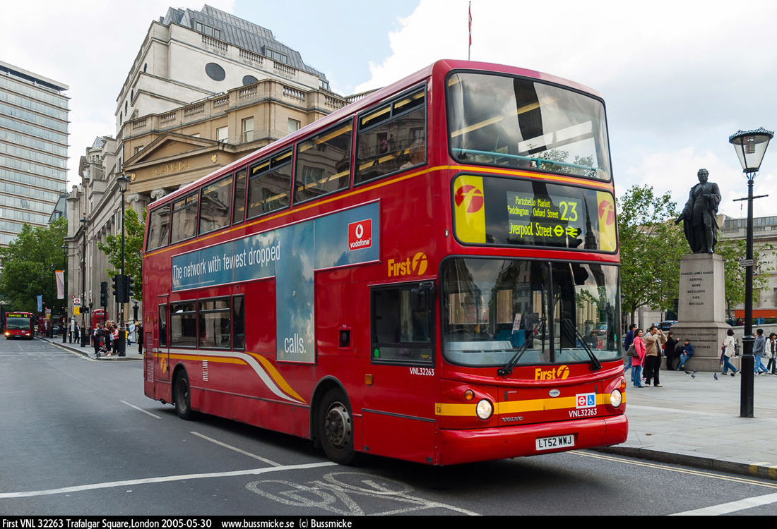 London, Alexander ALX400 # VNL32263