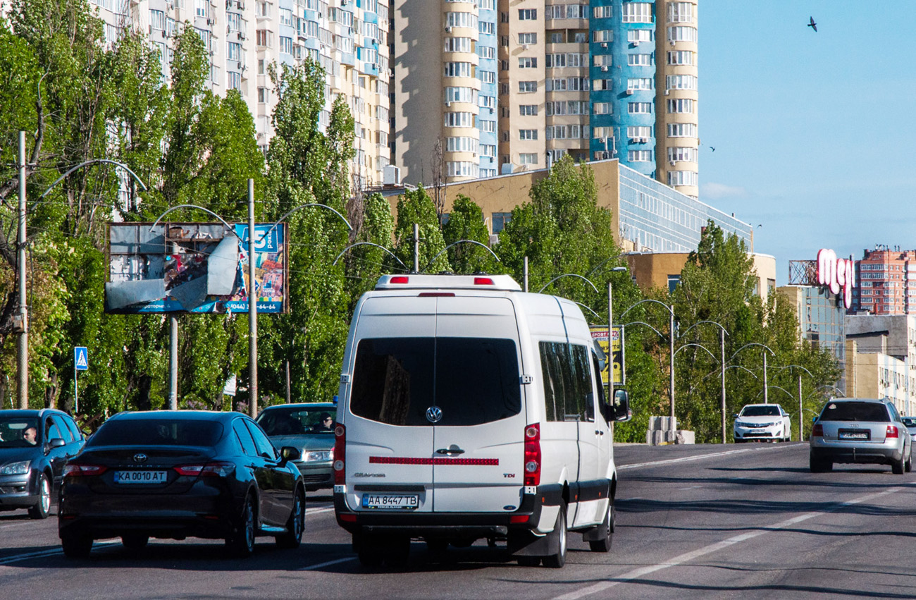 Kiew, Volkswagen Crafter Nr. АА 8447 ТВ