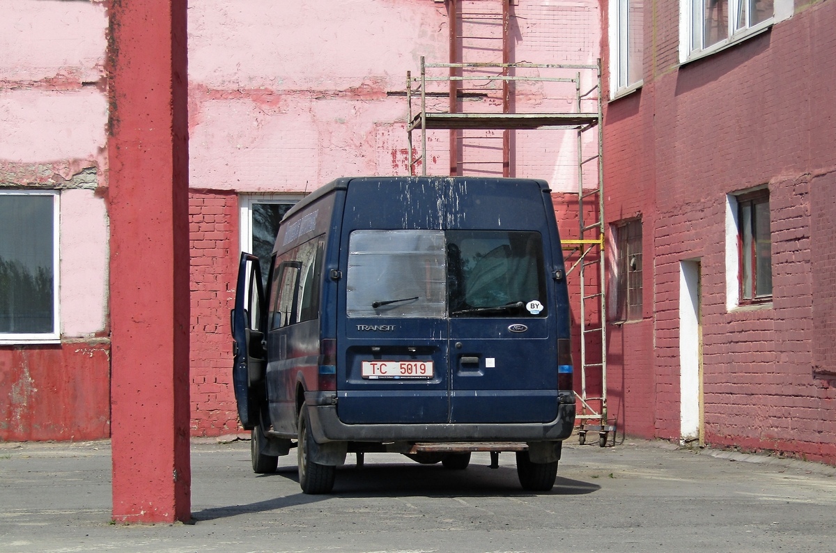 Kosciukovichi, Ford Transit 90T350 č. 484