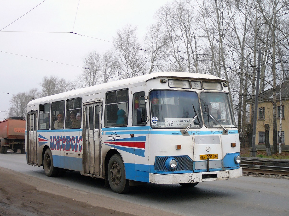 Izhevsk, LiAZ-677М # ВА 900 18