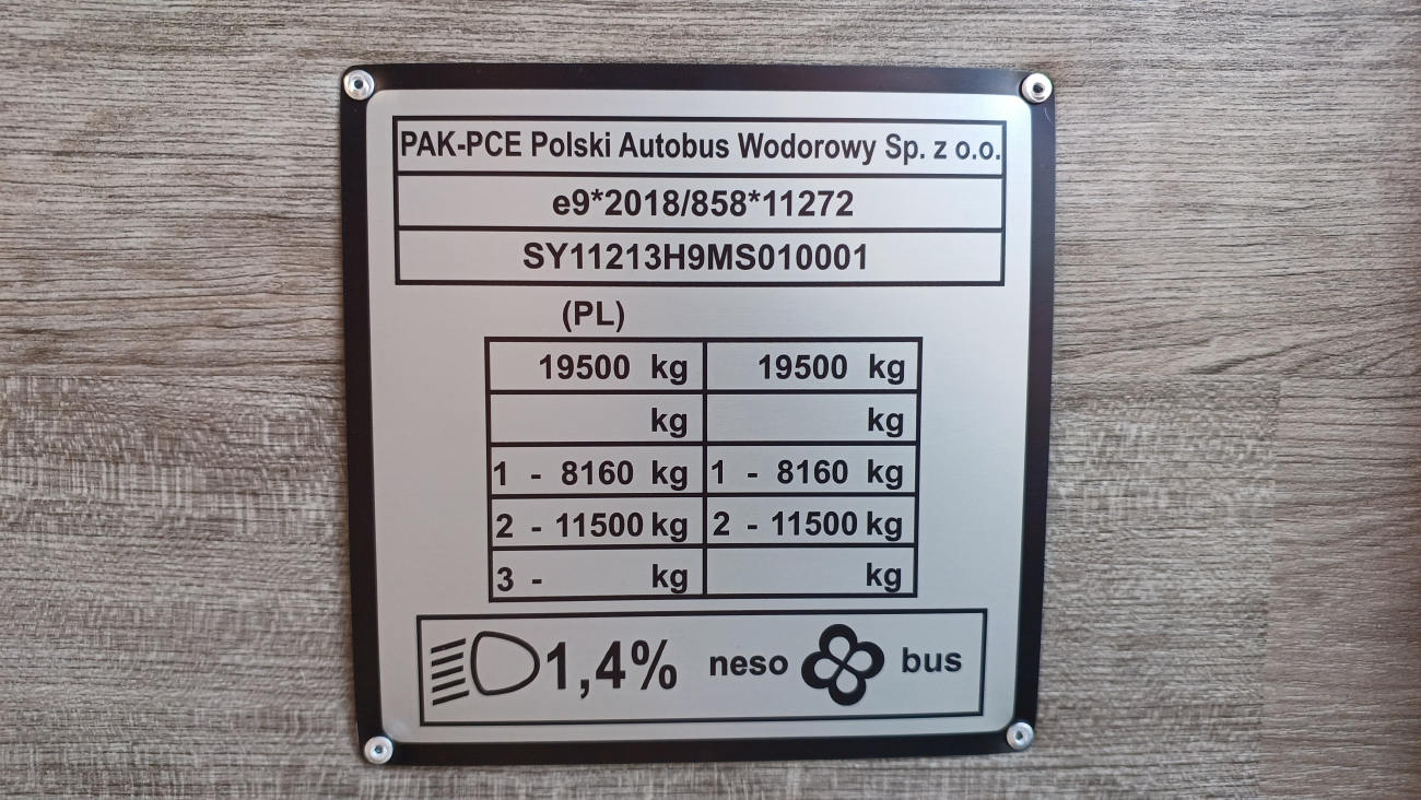 Wrocław, Neso Bus 12 # 5018