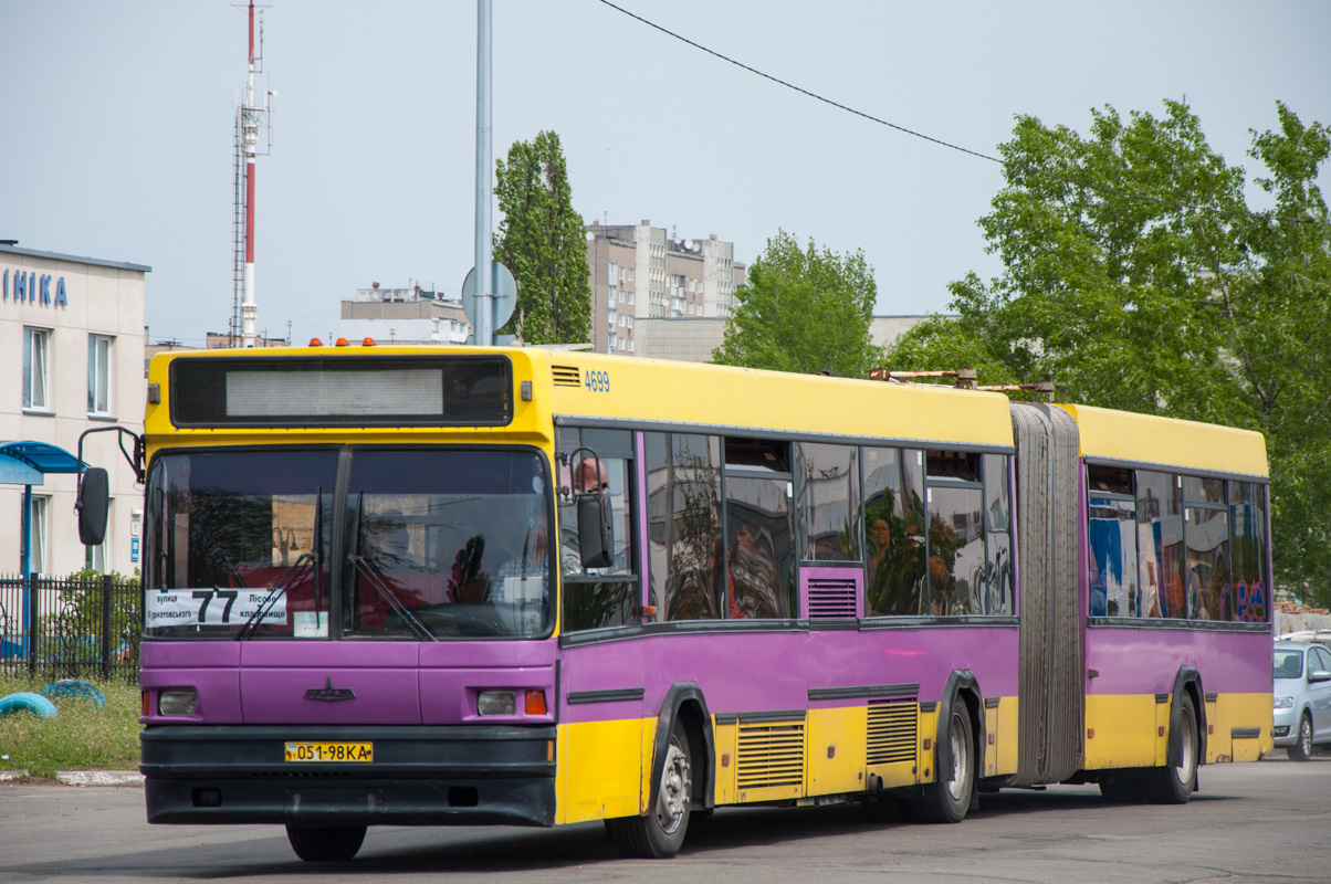 Kyjev, MAZ-105.060 č. 4699