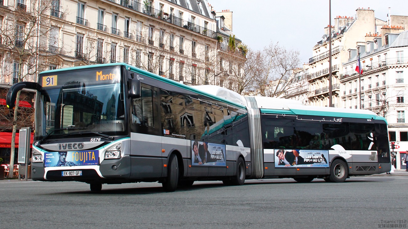 Paris, IVECO Urbanway 18M Hybrid № 5576