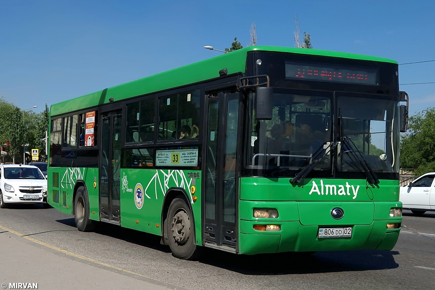 Almaty, Yutong ZK6108HGH № 806 DD 02