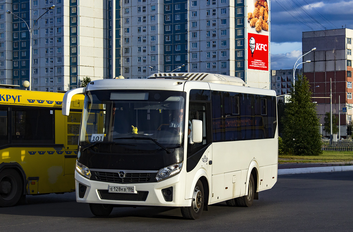 Nižnevartovsk, PAZ-320405-04 "Vector Next" (5D, 5P, 5S) № Е 128 КВ 186
