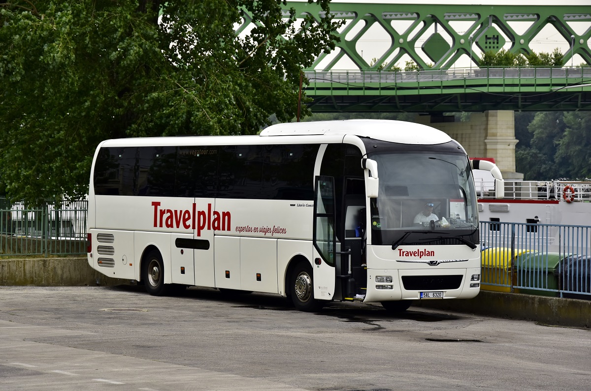 Prague, MAN R07 Lion's Coach RHC444 # 5AL 6320