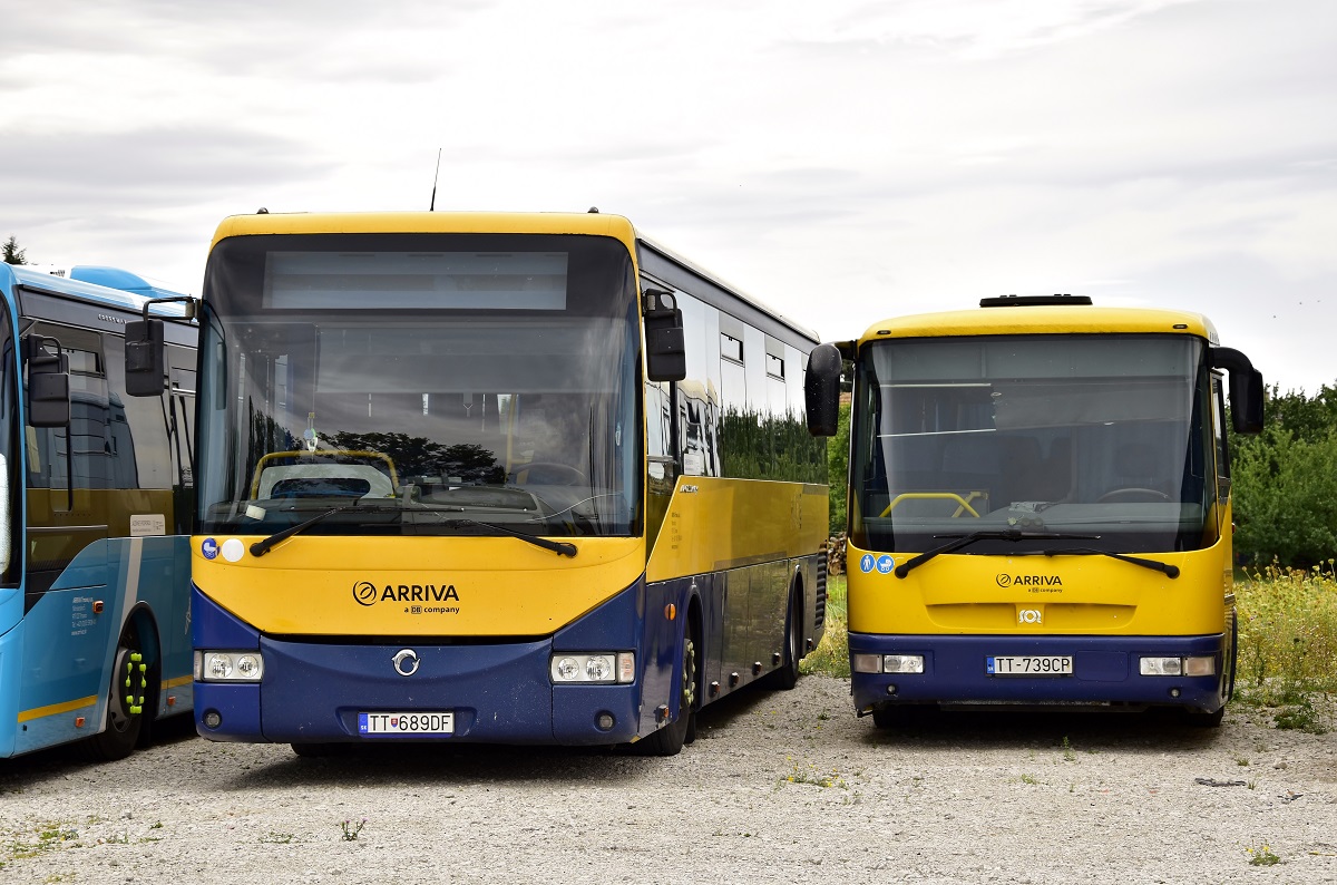 Hlohovec, Irisbus Crossway 12.8M č. TT-689DF; Senica, SOR C 10.5 č. TT-739CP