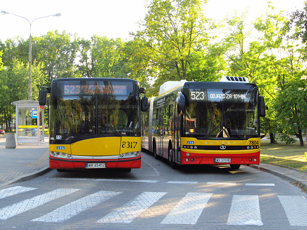 Warschau, Autosan Sancity M18LF LNG Nr. 7804; Warschau, Solaris Urbino III 18 Nr. 8317