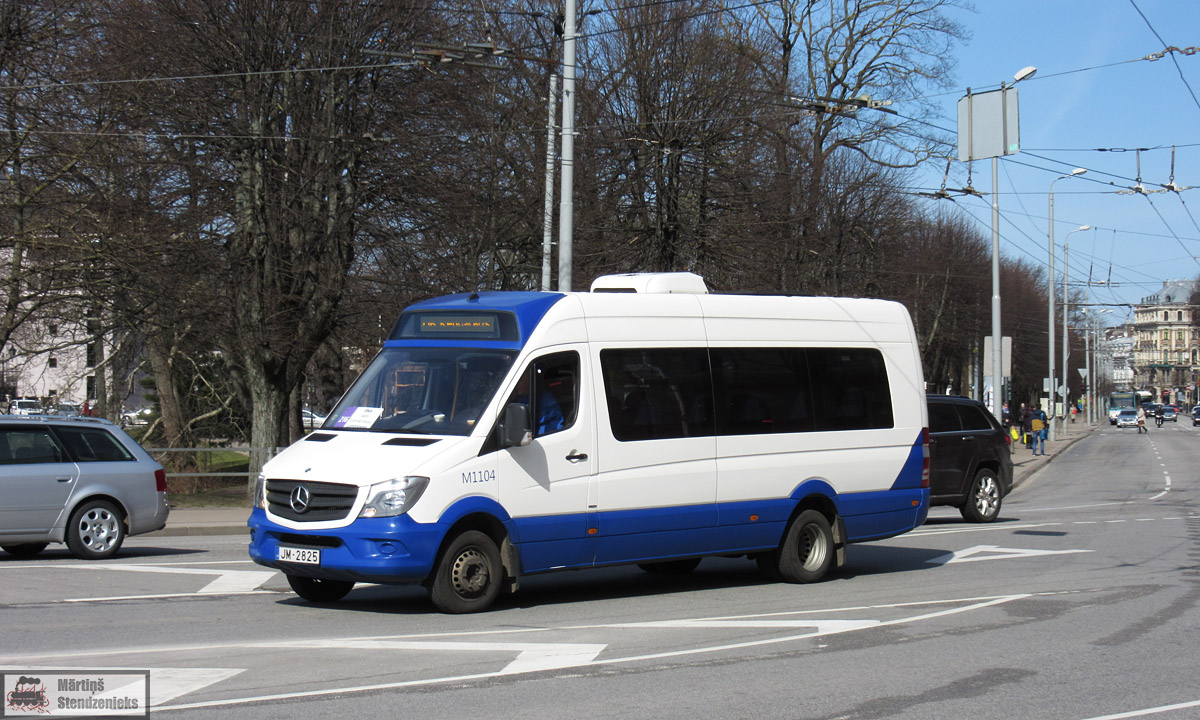 Riga, Universāls (MB Sprinter 513CDI) č. M1104