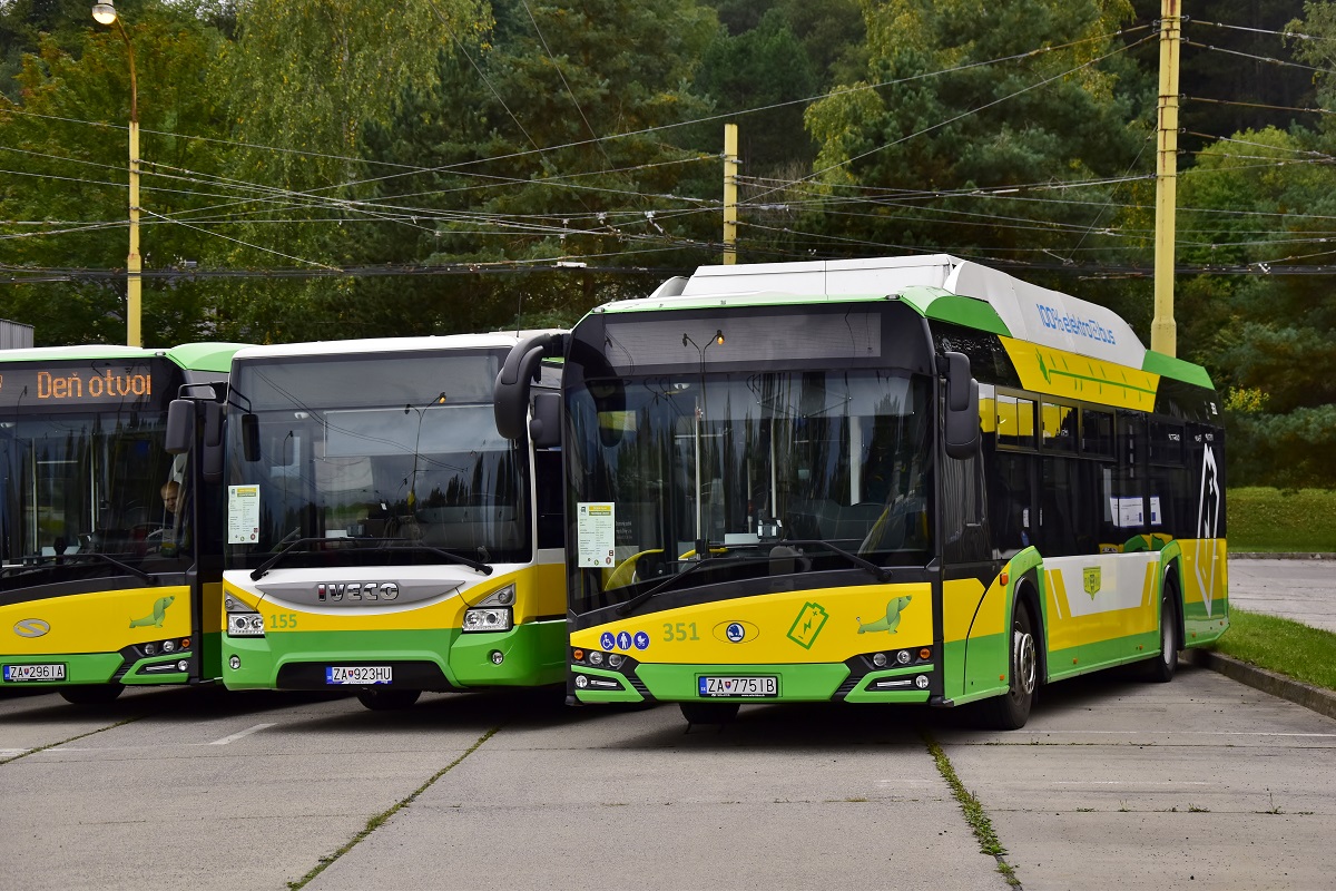 Zsolna, IVECO Urbanway 12M Hybrid №: 155; Zsolna, Škoda Perun 26BB HE №: 351