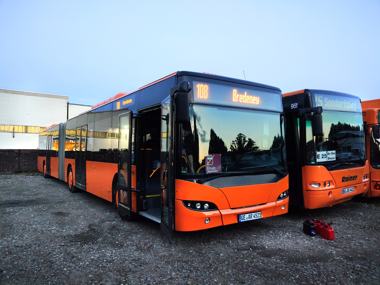 Gelsenkirchen, Neoplan N4421/3 Centroliner # GE-AR 4422; Gelsenkirchen, Neoplan N4521 Centroliner Evolution # GE-AR 4521