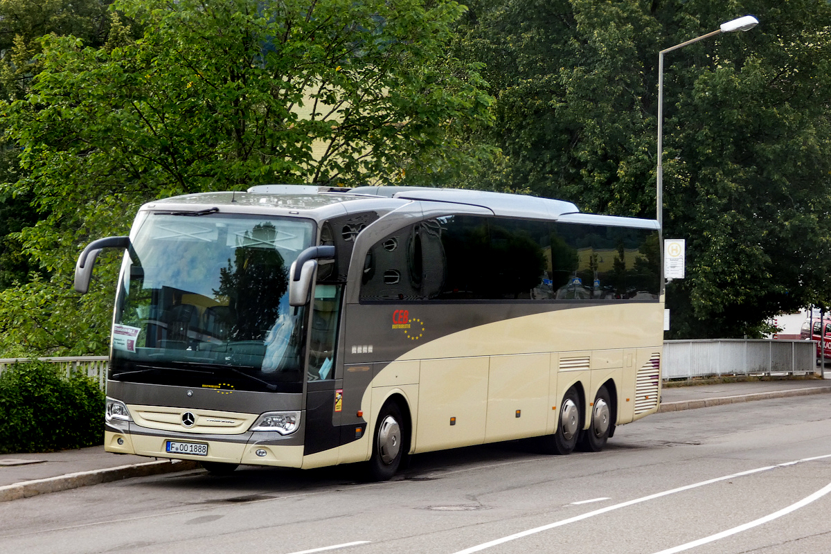 Frankfurt am Main, Mercedes-Benz Travego O580-16RHD M č. F-OO 1888; Offenburg — SEV Schwarzwaldbahn