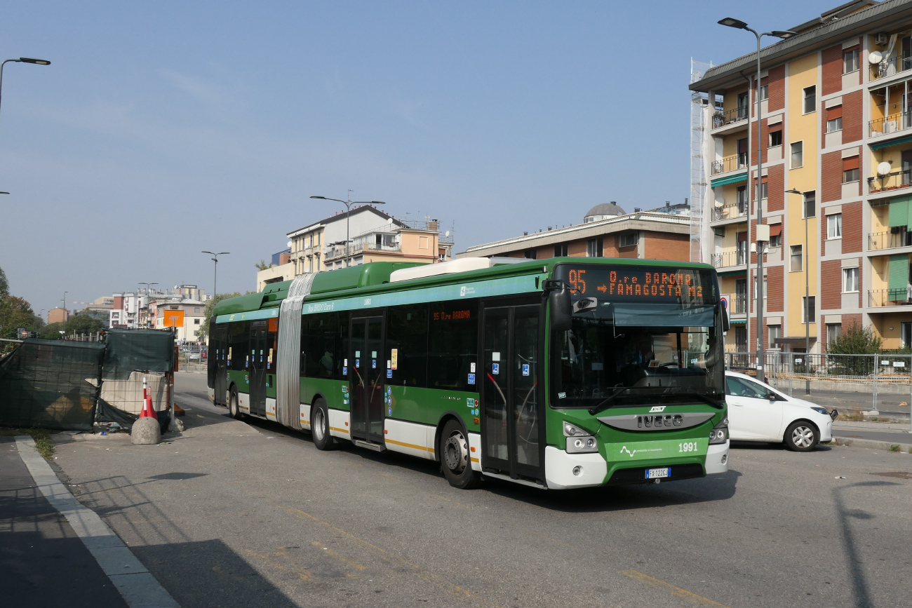 Милан, IVECO Urbanway 18M Hybrid № 1991