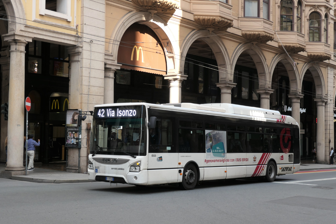 Genova, IVECO Urbanway 12M Hybrid # E023