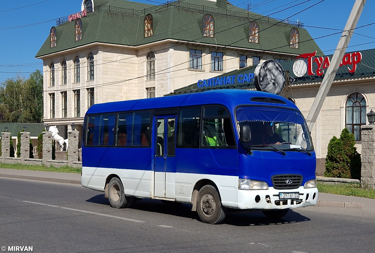 Almaty, Hyundai County Super nr. 297 BF 02