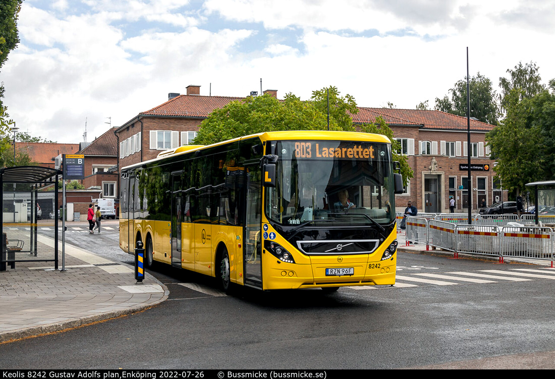 Uppsala, Volvo 8900LE 13,1m č. 8242