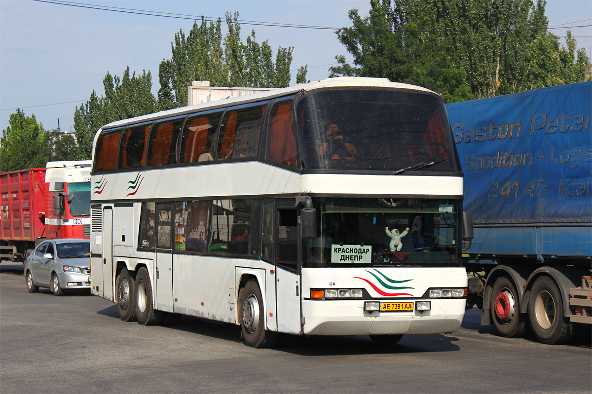 Dnipro, Neoplan N122/3 Skyliner No. АЕ 7381 АА