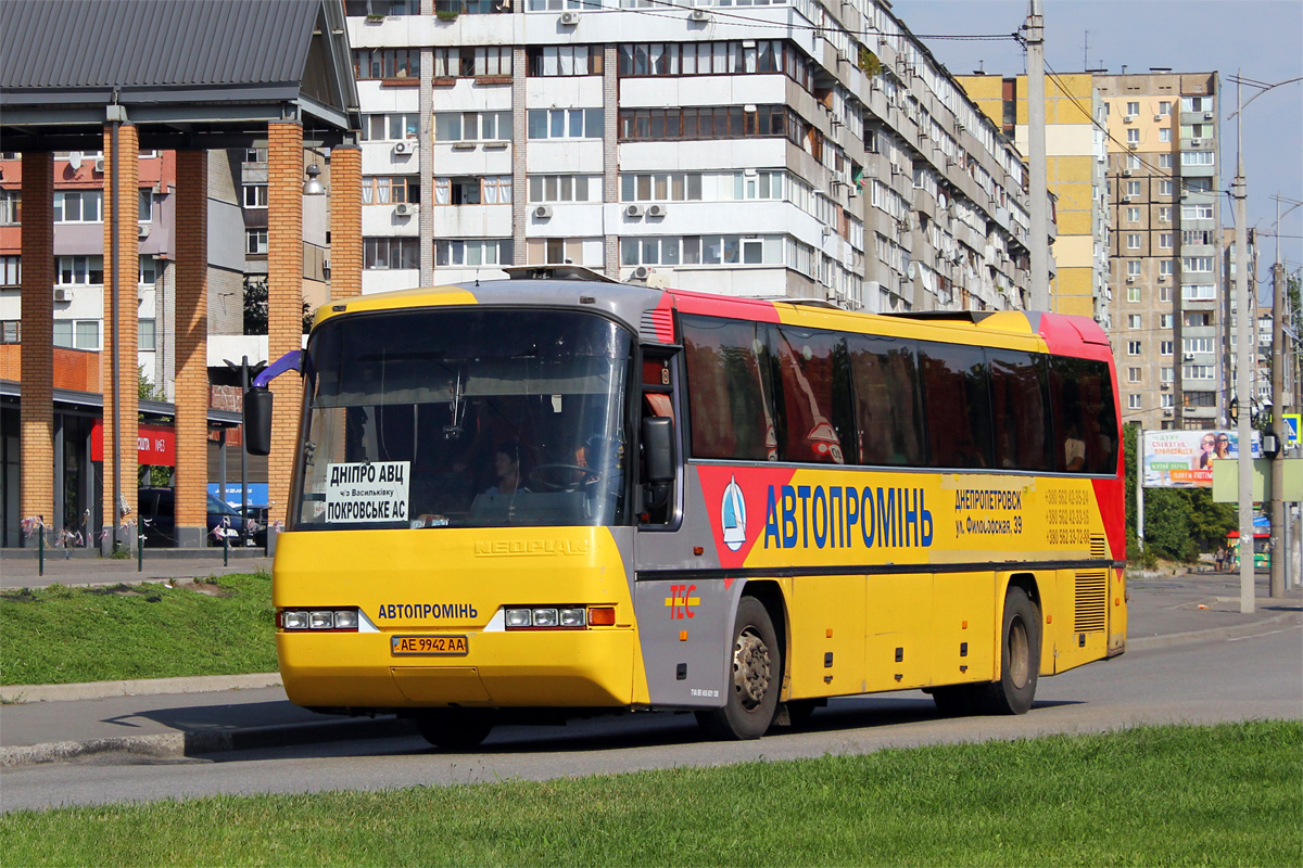 Dnipro, Neoplan N316Ü Transliner nr. АЕ 9942 АА