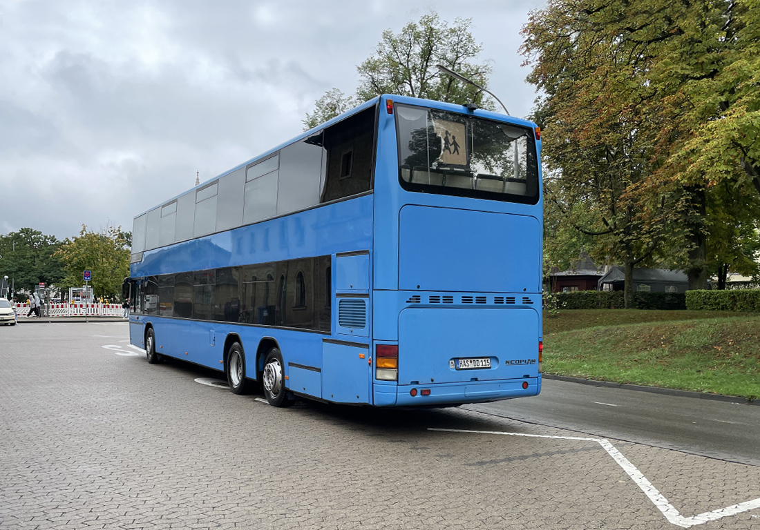 Haßfurt, Neoplan N4426/3ÜL Centroliner # HAS-DD 115
